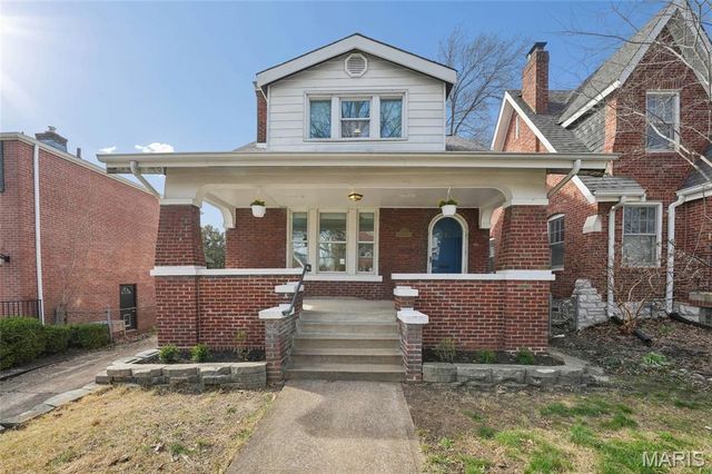 1121 Ralph Terrace, St Louis, MO 63117