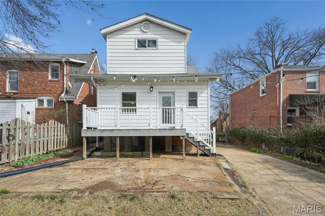 1121 Ralph Terrace, St Louis, MO 63117