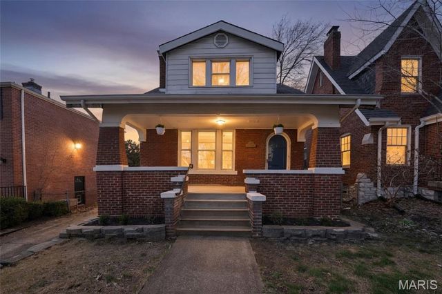 1121 Ralph Terrace, St Louis, MO 63117