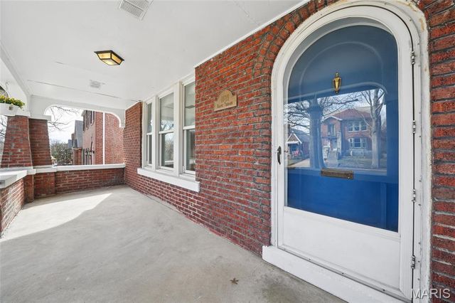 1121 Ralph Terrace, St Louis, MO 63117