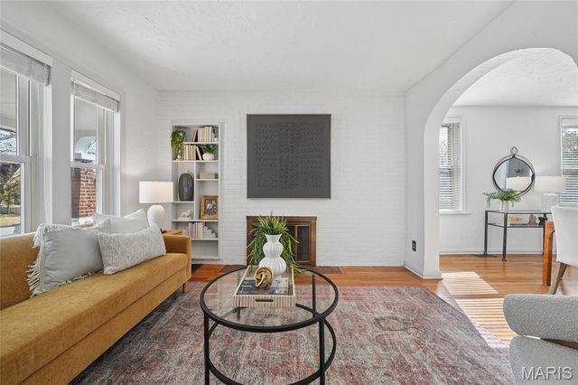 1121 Ralph Terrace, St Louis, MO 63117