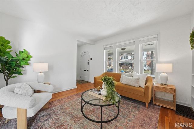 1121 Ralph Terrace, St Louis, MO 63117