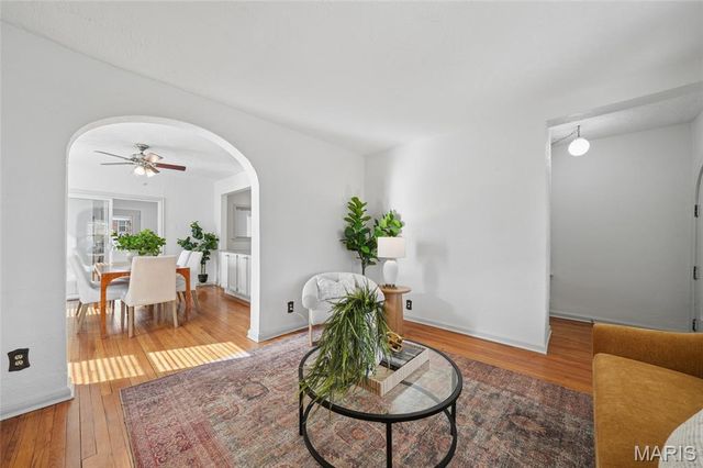 1121 Ralph Terrace, St Louis, MO 63117