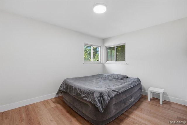 27407 Buckingham Street, Livonia, MI 48154