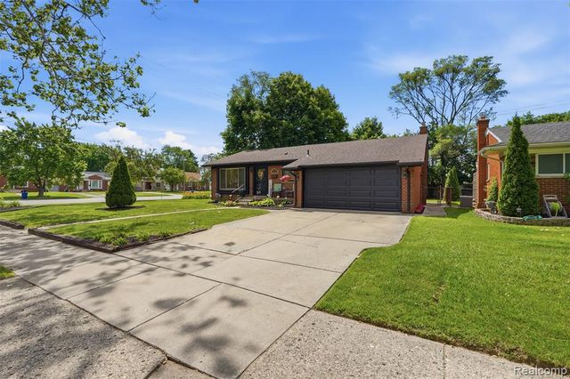 27407 Buckingham Street, Livonia, MI 48154