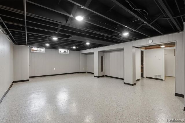 27407 Buckingham Street, Livonia, MI 48154