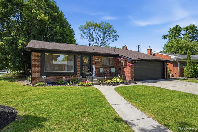 27407 Buckingham Street, Livonia, MI 48154