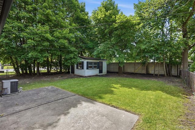 27407 Buckingham Street, Livonia, MI 48154