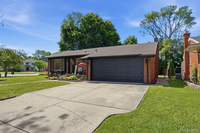 27407 Buckingham Street, Livonia, MI 48154