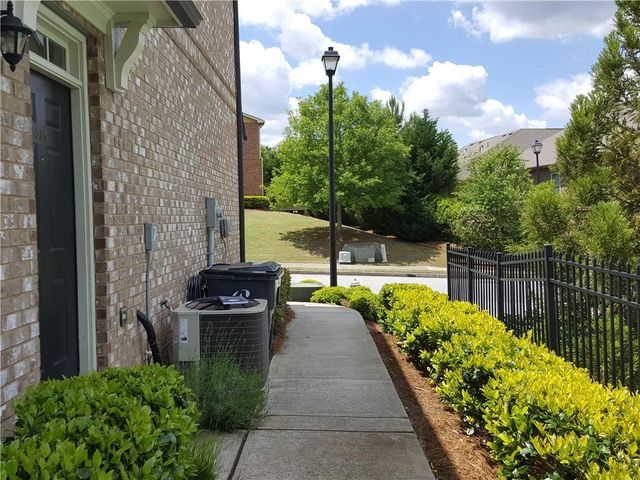 805 Pleasant Hill NW Road 330, Lilburn, GA 30047