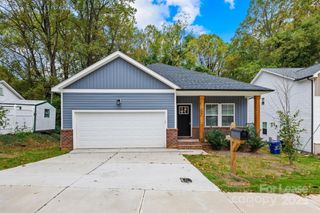 354 W Moore Avenue, Mooresville, NC 28115
