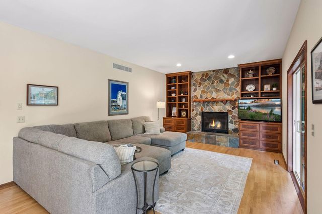 18477 Tristram Way, Eden Prairie, MN 55346
