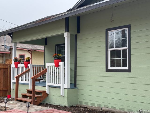 647 N san gabriel, San Antonio, TX 78228