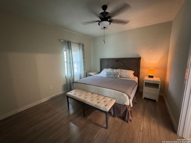647 N san gabriel, San Antonio, TX 78228