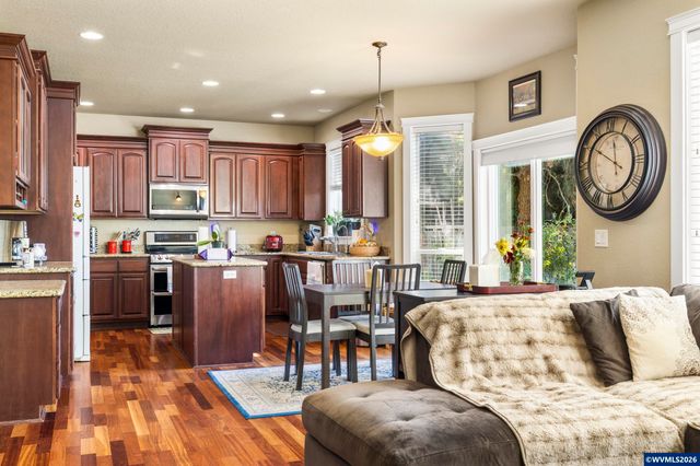 2810 Flat Rock Ct NW, Salem, OR 97304