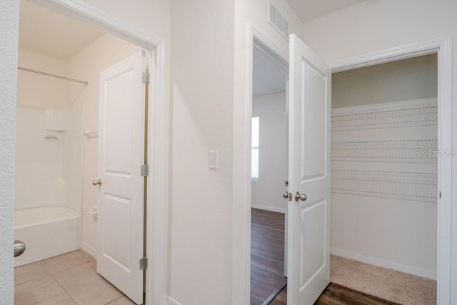 10945 TRAILING VINE DRIVE, Tampa, FL 33610