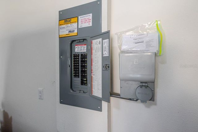 10945 TRAILING VINE DRIVE, Tampa, FL 33610