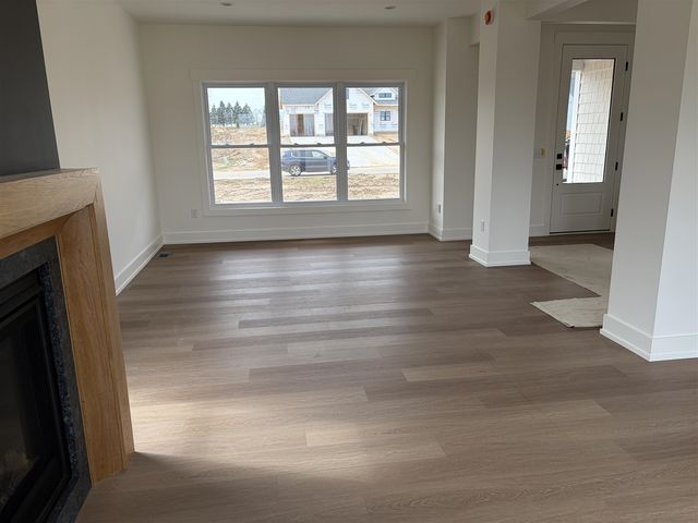 11326 Bancroft Way, Alto, MI 49302