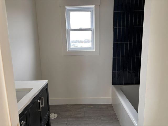 11326 Bancroft Way, Alto, MI 49302