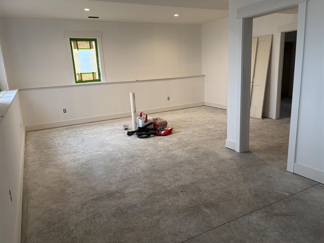 11326 Bancroft Way, Alto, MI 49302