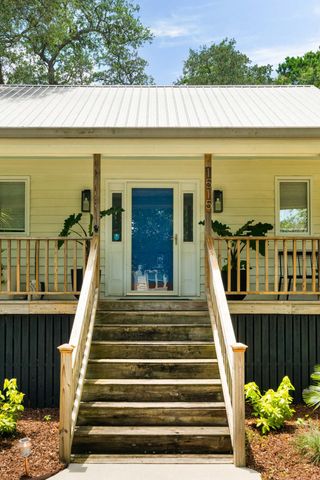 1515 N Lakeshore Drive, Mount Pleasant, SC 29466