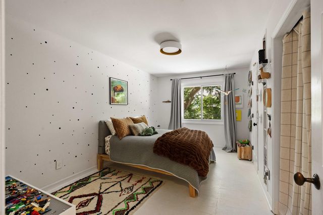 1515 N Lakeshore Drive, Mount Pleasant, SC 29466