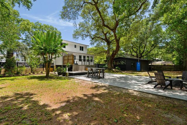 1515 N Lakeshore Drive, Mount Pleasant, SC 29466