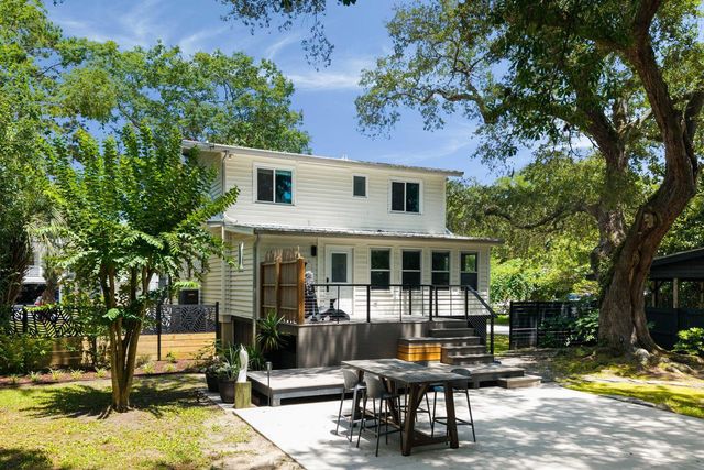 1515 N Lakeshore Drive, Mount Pleasant, SC 29466