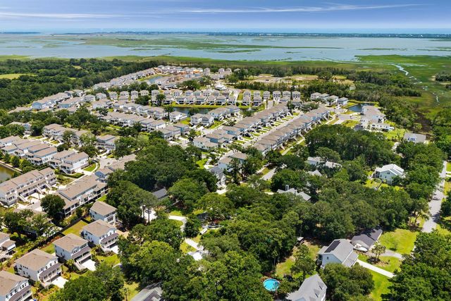 1515 N Lakeshore Drive, Mount Pleasant, SC 29466