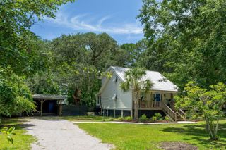 1515 N Lakeshore Drive, Mount Pleasant, SC 29466