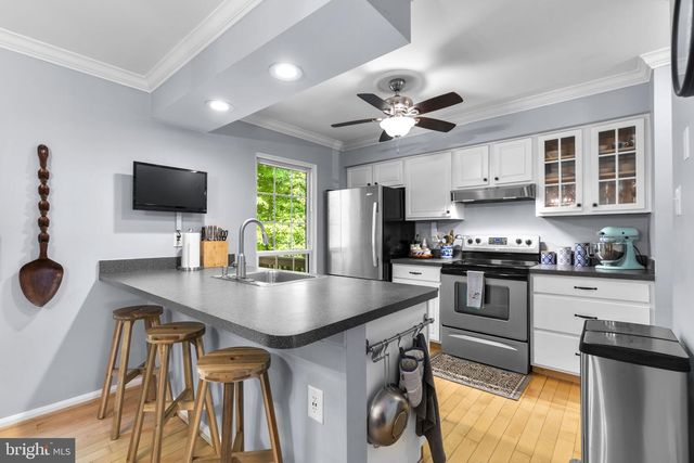 26 LAMBETH BRIDGE CT, Lutherville Timonium, MD 21093