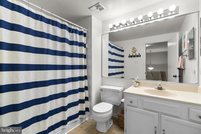 26 LAMBETH BRIDGE CT, Lutherville Timonium, MD 21093