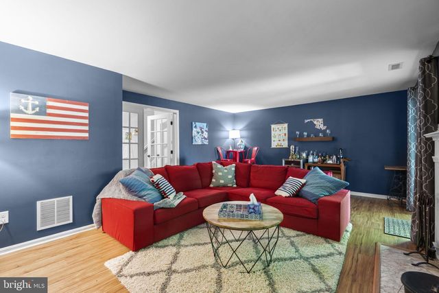 26 LAMBETH BRIDGE CT, Lutherville Timonium, MD 21093