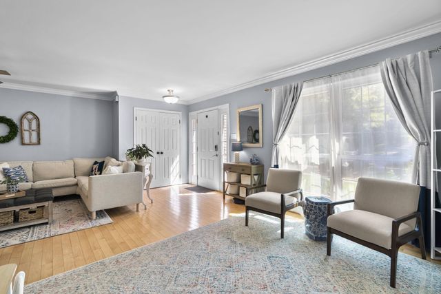 26 LAMBETH BRIDGE CT, Lutherville Timonium, MD 21093