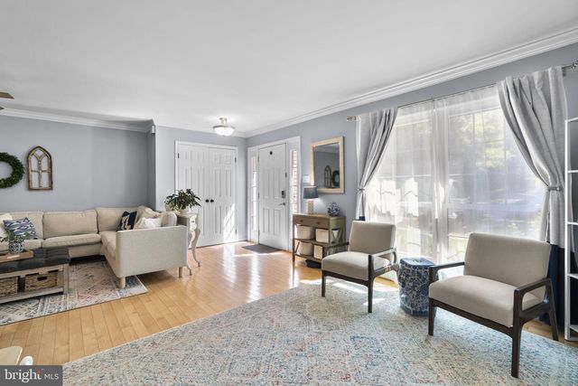 26 LAMBETH BRIDGE CT, Lutherville Timonium, MD 21093
