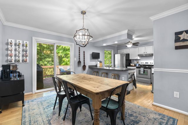 26 LAMBETH BRIDGE CT, Lutherville Timonium, MD 21093