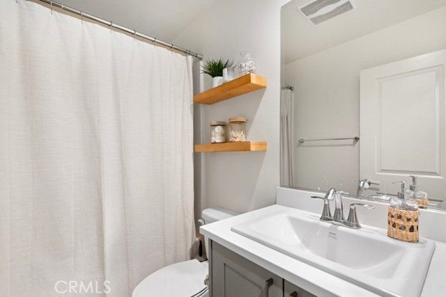 8004 Sorrento Way, Highland, CA 92346