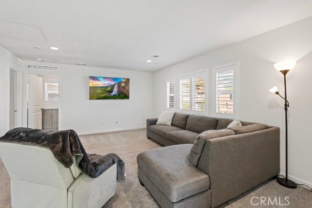 8004 Sorrento Way, Highland, CA 92346