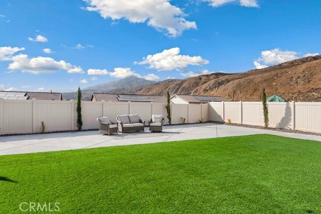 8004 Sorrento Way, Highland, CA 92346