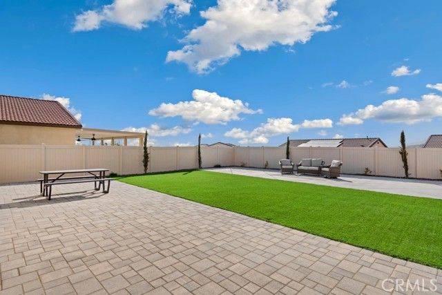 8004 Sorrento Way, Highland, CA 92346