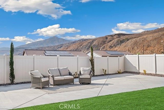 8004 Sorrento Way, Highland, CA 92346