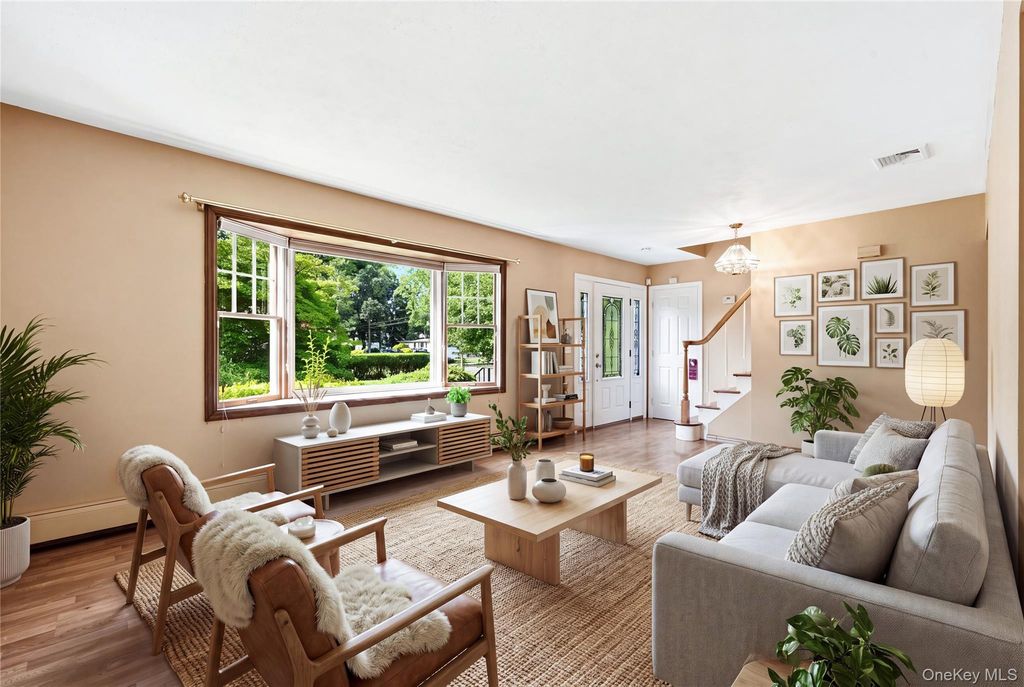 901 Liberty Street, Bohemia, NY 11716 — photo 3