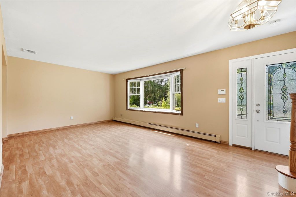 901 Liberty Street, Bohemia, NY 11716 — photo 4