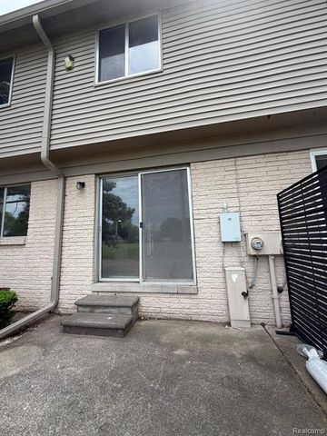 2052 Orchard Crest Street, Utica, MI 48317