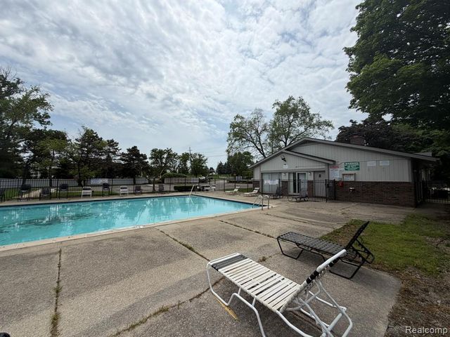 2052 Orchard Crest Street, Utica, MI 48317
