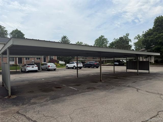 2052 Orchard Crest Street, Utica, MI 48317