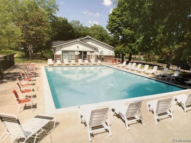 2052 Orchard Crest Street, Utica, MI 48317