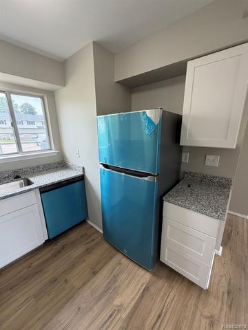2052 Orchard Crest Street, Utica, MI 48317