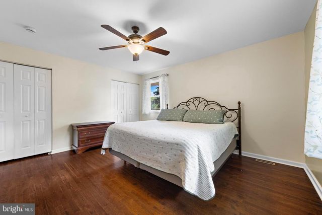 126 DIVISION ST, West Creek, NJ 08092