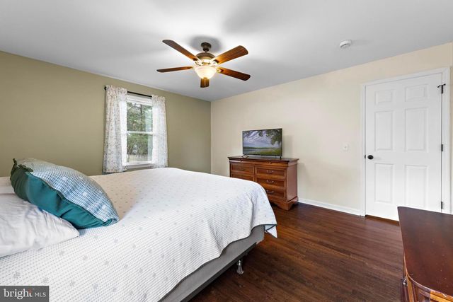 126 DIVISION ST, West Creek, NJ 08092